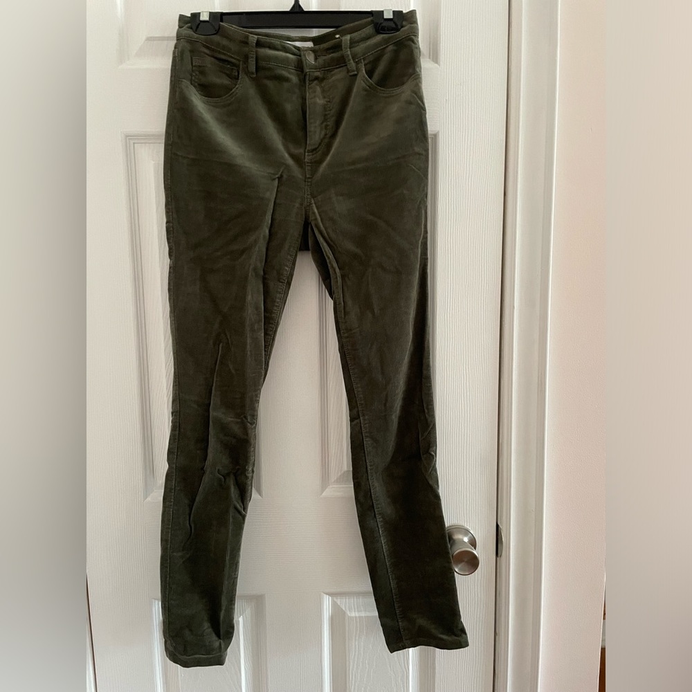 Loft green high waisted skinny corduroy pants size 26